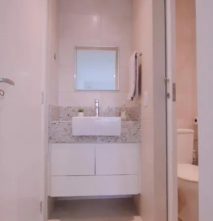 Aconchegante Apartamento Praia do Forte: Estadia Econômica no Centro Cabo Frio Exterior photo